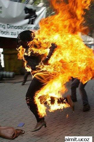 Самосожжение в Люксембурге. СЛАБОНЕРВНЫМ НЕ СМОТРЕТЬ!!!
