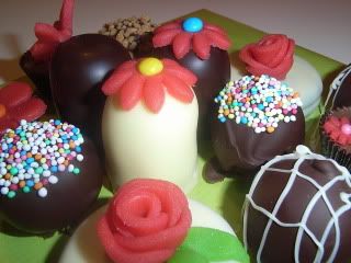 http://i130.photobucket.com/albums/p249/heusie/cakeballetjes002.jpg