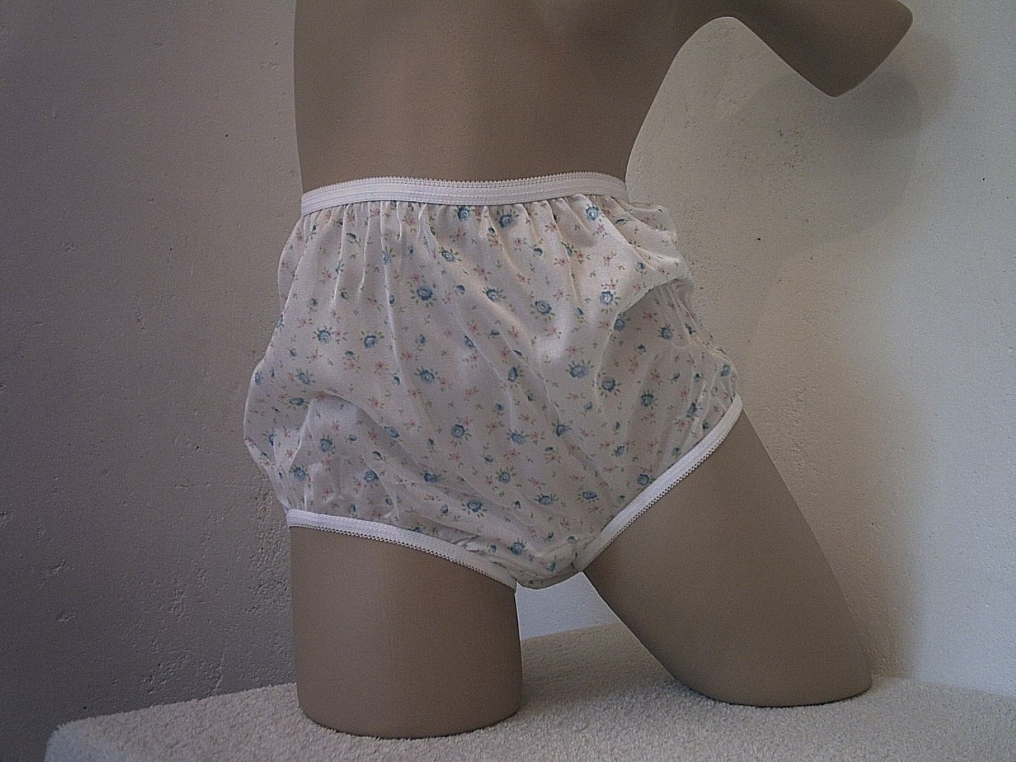 Ladies Silky White Nylon Tricot Full Brief Panties Vintage Ditsy Rose