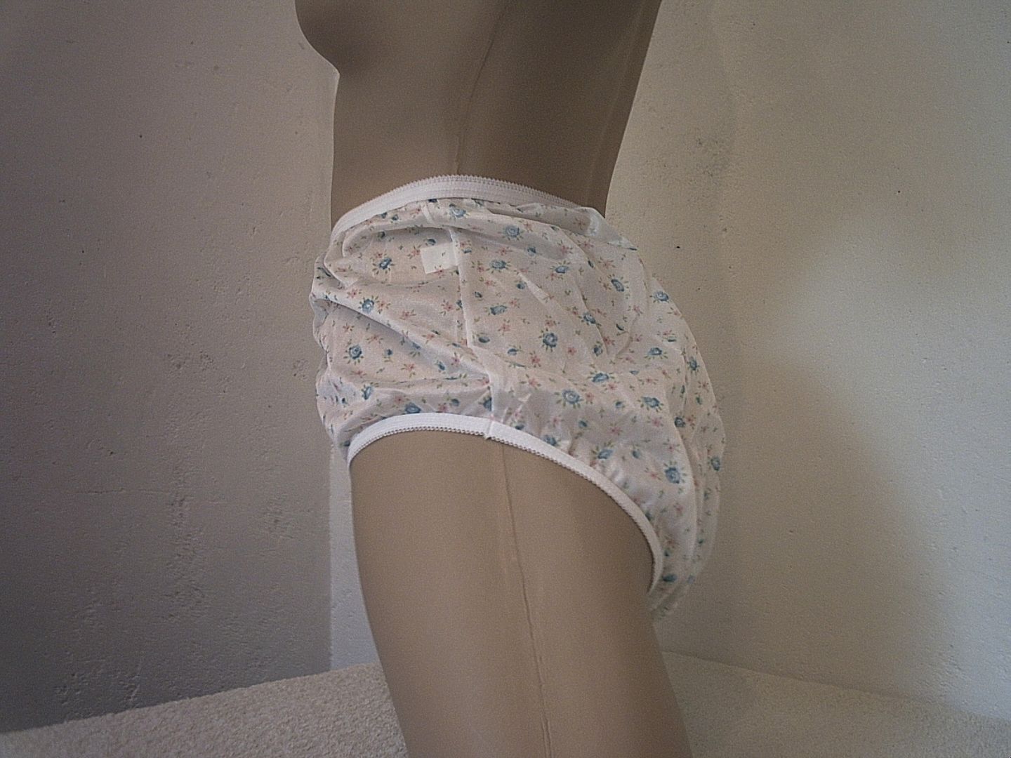 Ladies Silky White Nylon Tricot Full Brief Panties Vintage Ditsy Rose