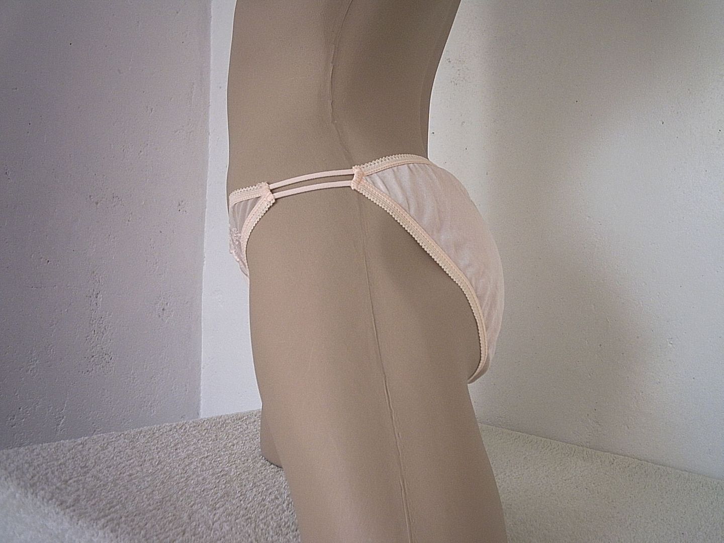 Pretty Peach Vintage Retro 100 All Nylon String Bikini Panties Lace