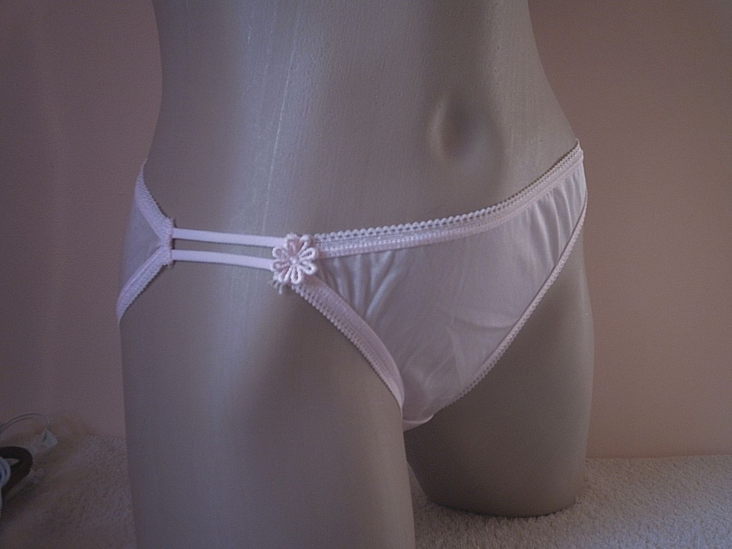 Cute Peach Silky Daisy Detail ALL NYLON String Bikini Panties Tanga
