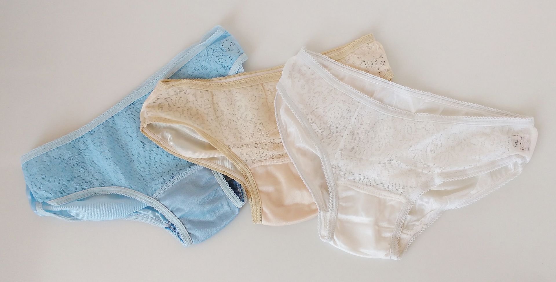 Pack of 3 1960's Silky Nylon Lace Panties Knickers Ladies/Teen Girls UK