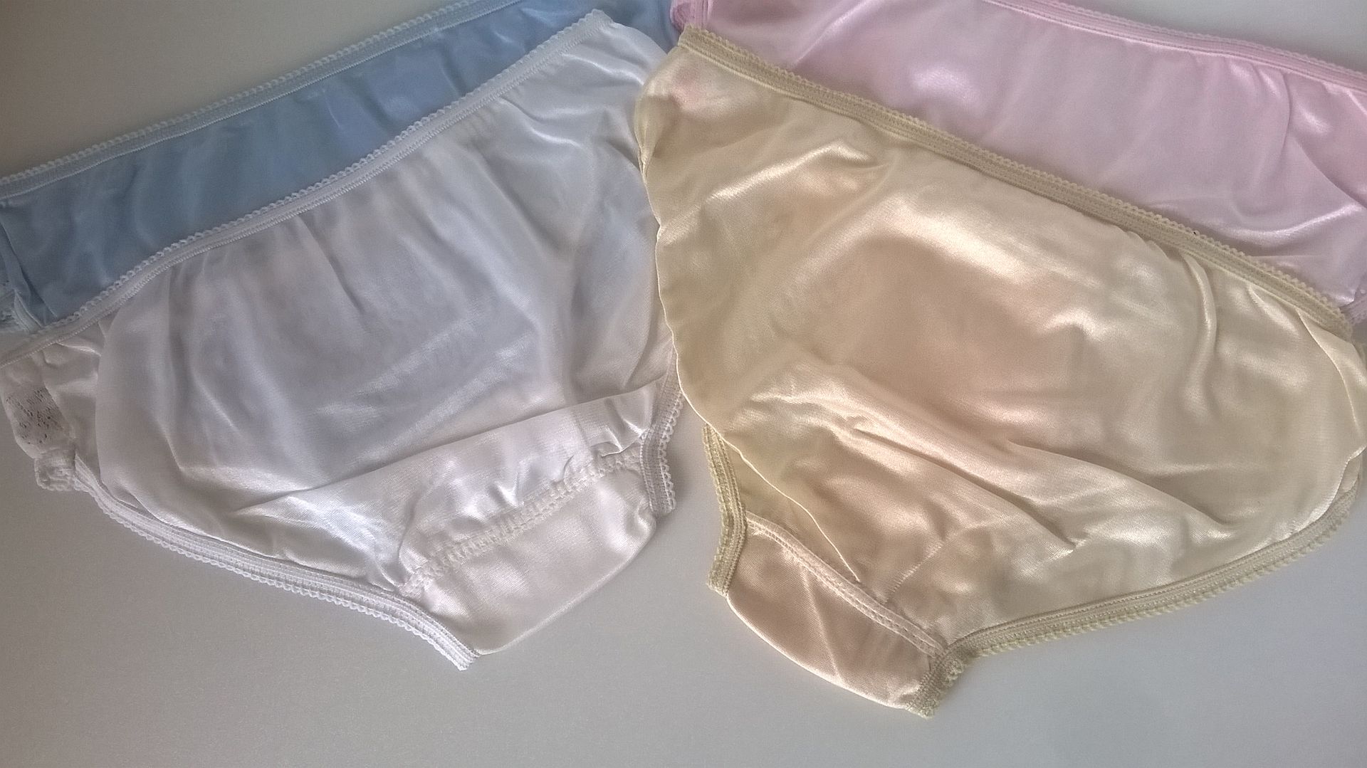 Années 1960 Soyeux Nylon Et Dentelle Culotte Slips 4 Pack Femmes Ado