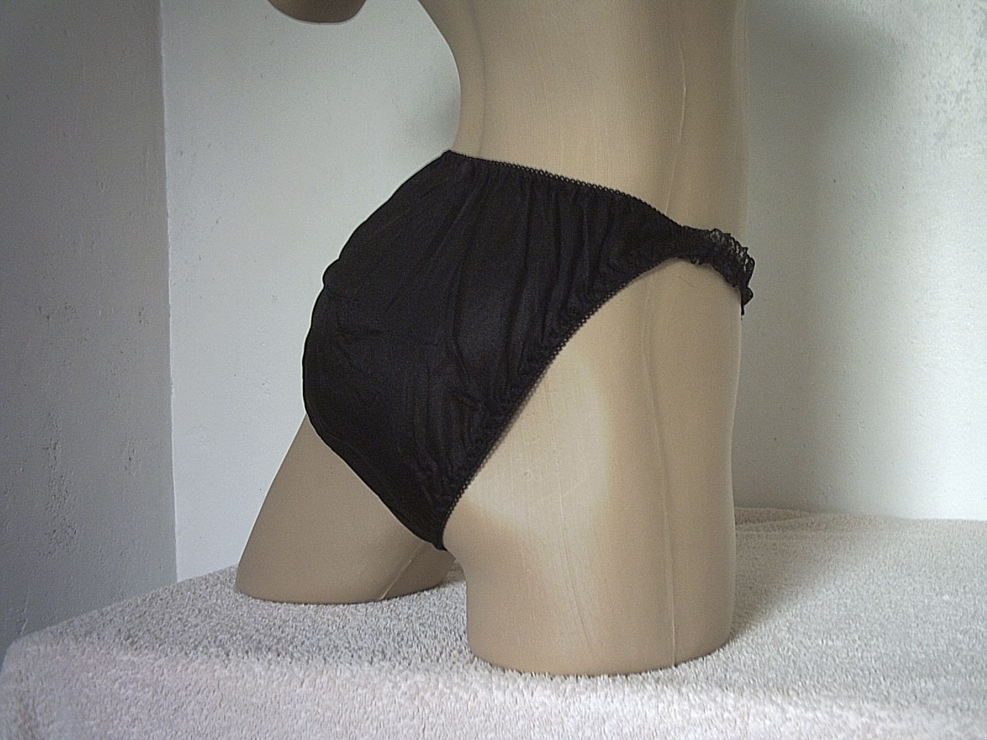 Black Frilly Lace Vintage Style High Cut Nylon String Bikini Panties S