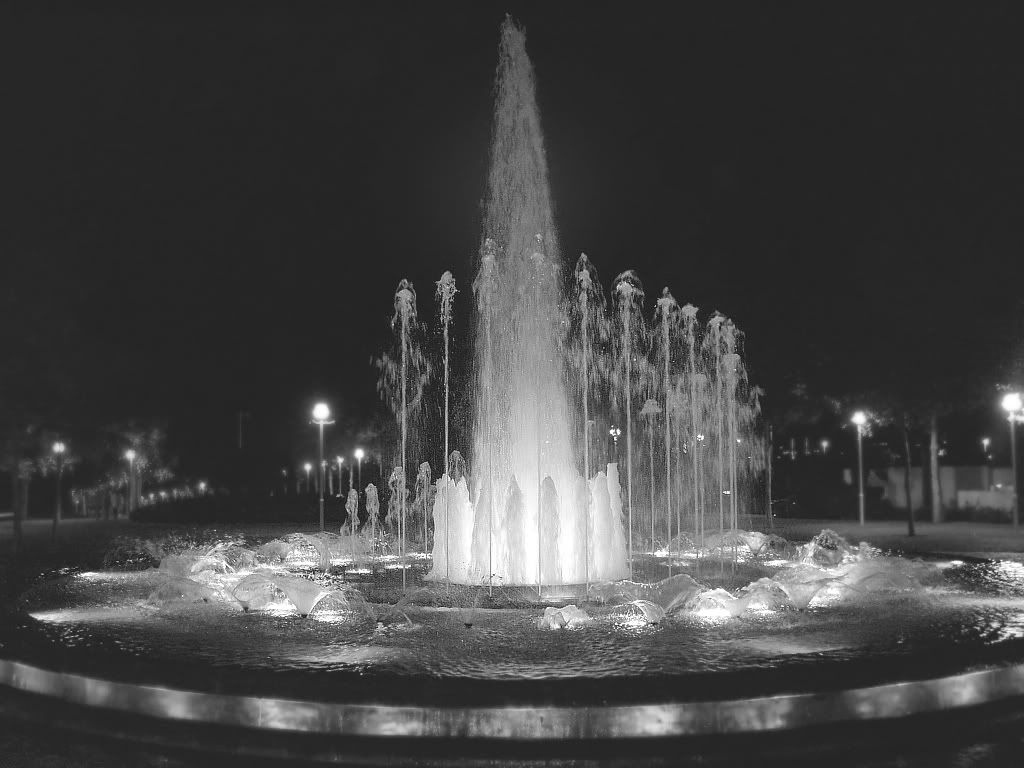 Fountain_Sharper2.jpg