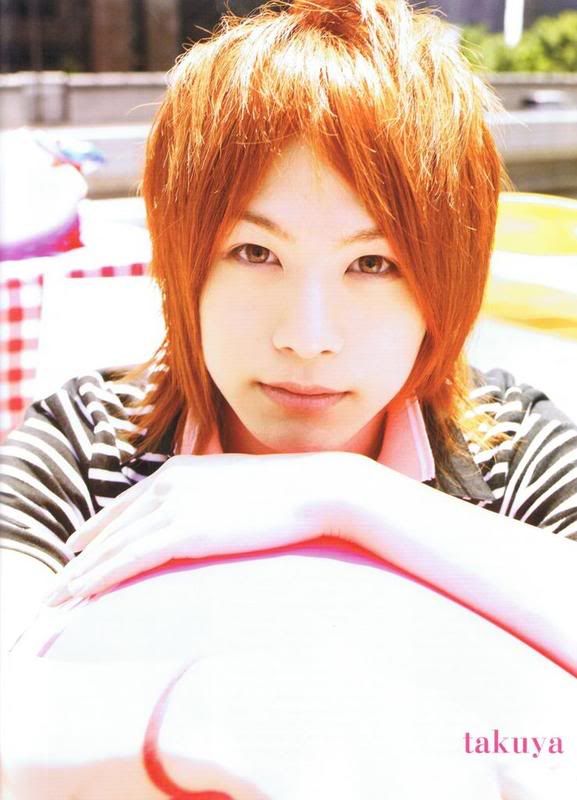 Takuya - novo baterista - subistituindo o Bou T^T