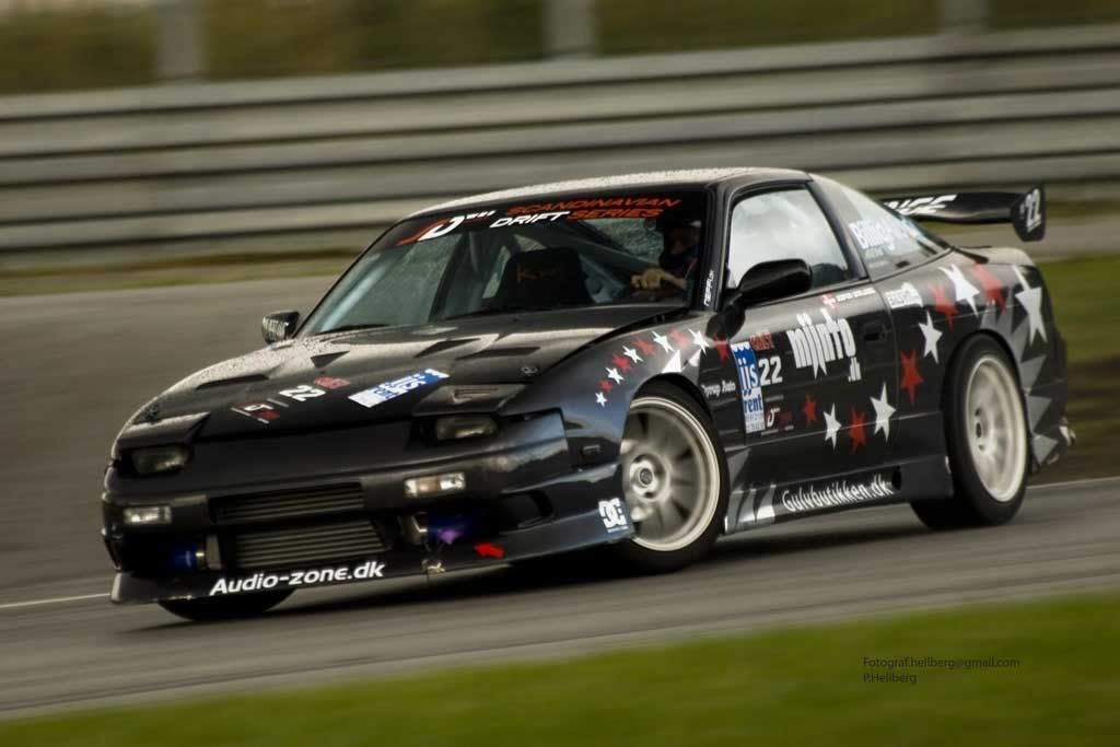 http://i130.photobucket.com/albums/p272/DizAFroG/DriftingSturup/24.jpg