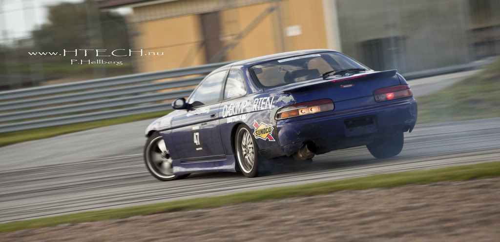 http://i130.photobucket.com/albums/p272/DizAFroG/Scandinavian%20drift%20series/1.jpg