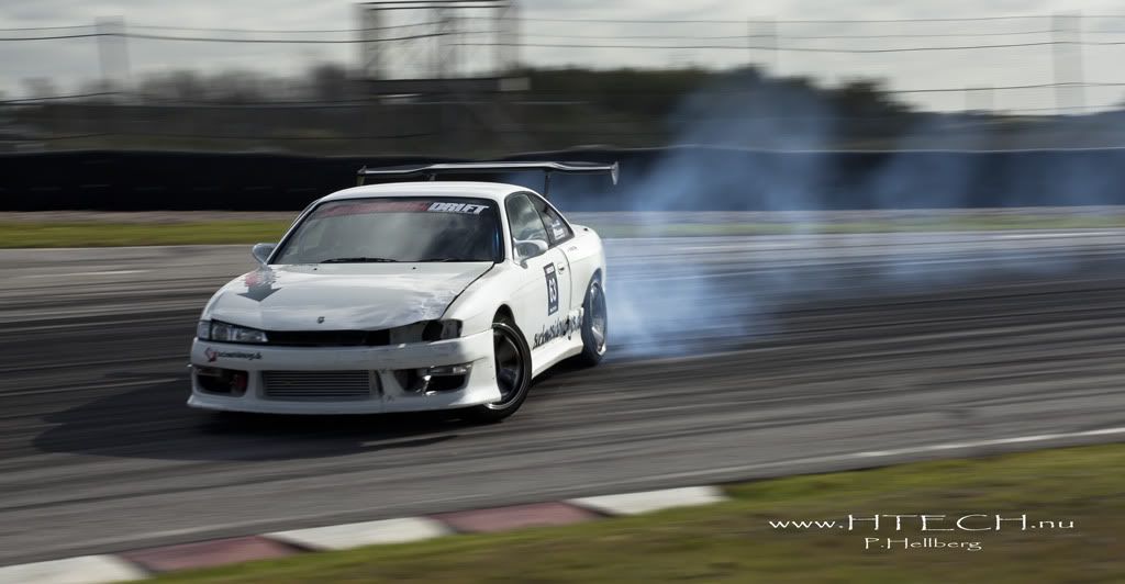 http://i130.photobucket.com/albums/p272/DizAFroG/Scandinavian%20drift%20series/21.jpg