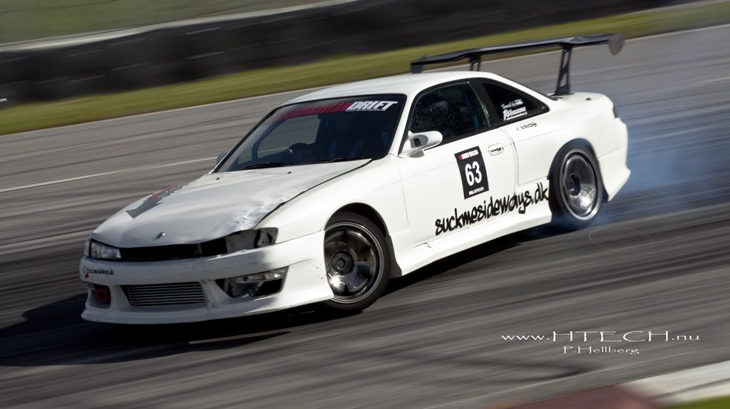 http://i130.photobucket.com/albums/p272/DizAFroG/Scandinavian%20drift%20series/23.jpg