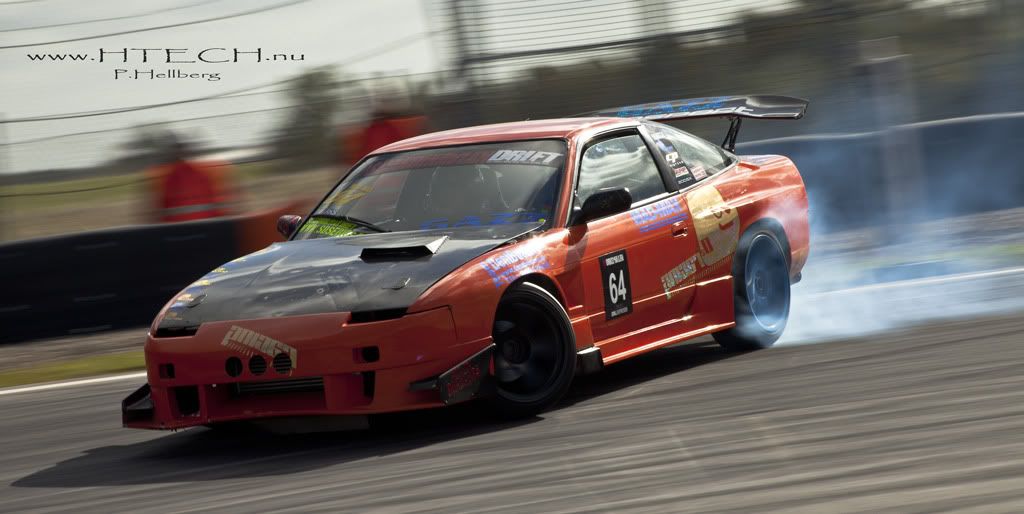 http://i130.photobucket.com/albums/p272/DizAFroG/Scandinavian%20drift%20series/26.jpg