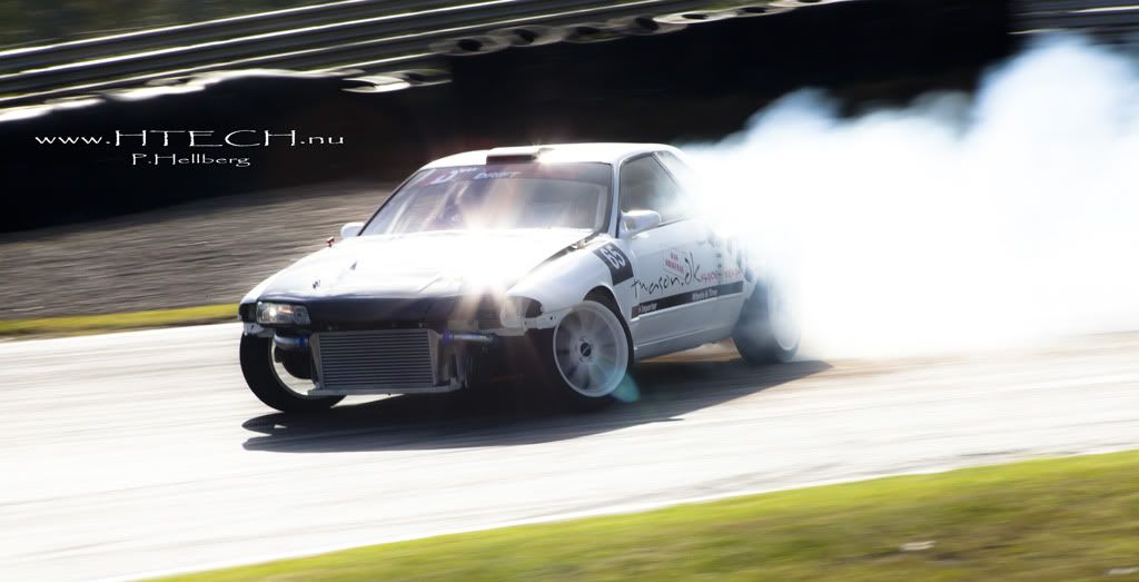 http://i130.photobucket.com/albums/p272/DizAFroG/Scandinavian%20drift%20series/28.jpg