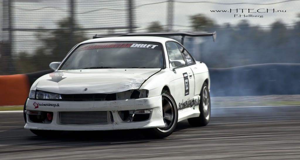 http://i130.photobucket.com/albums/p272/DizAFroG/Scandinavian%20drift%20series/42.jpg