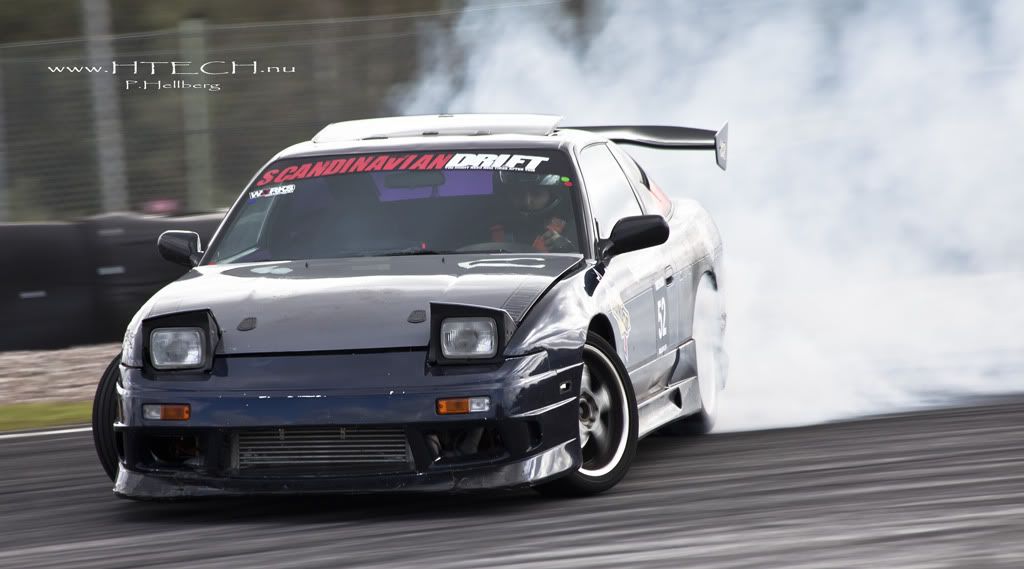 http://i130.photobucket.com/albums/p272/DizAFroG/Scandinavian%20drift%20series/48.jpg