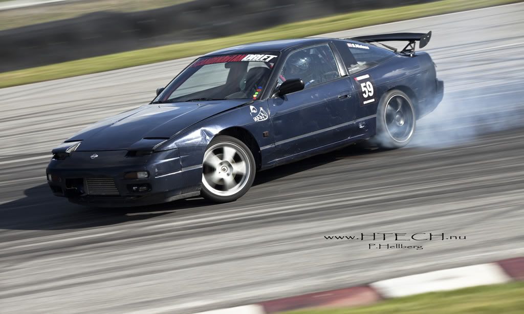 http://i130.photobucket.com/albums/p272/DizAFroG/Scandinavian%20drift%20series/5.jpg