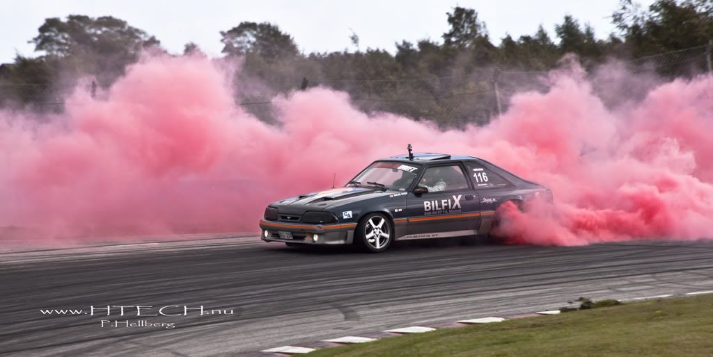 http://i130.photobucket.com/albums/p272/DizAFroG/Scandinavian%20drift%20series/56.jpg