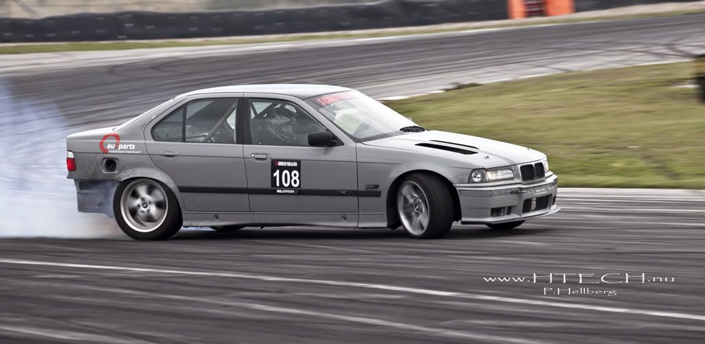 http://i130.photobucket.com/albums/p272/DizAFroG/Scandinavian%20drift%20series/59.jpg