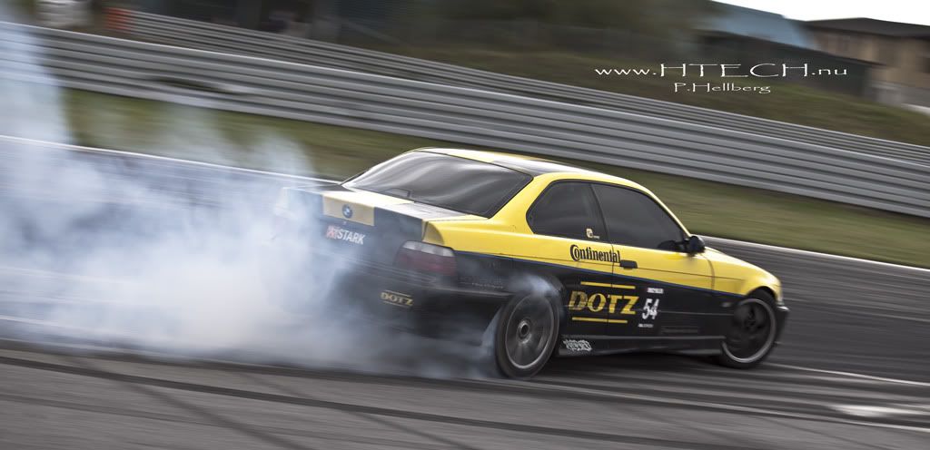 http://i130.photobucket.com/albums/p272/DizAFroG/Scandinavian%20drift%20series/64.jpg