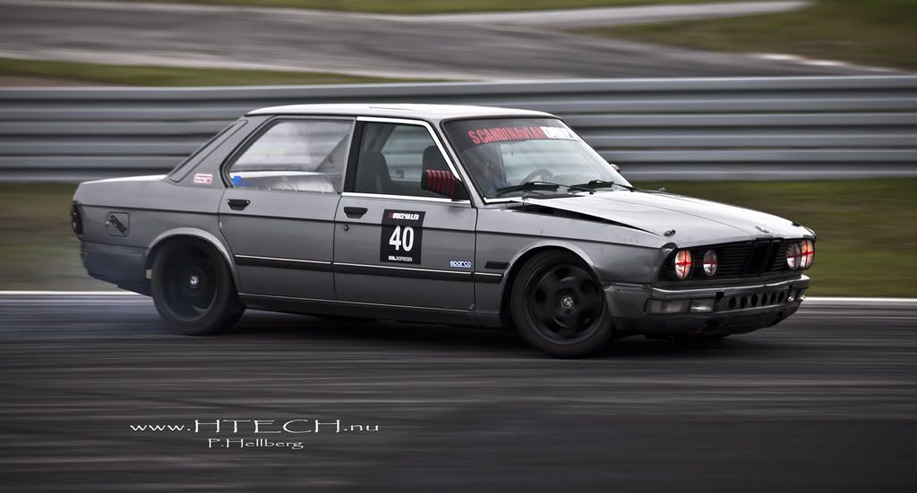 http://i130.photobucket.com/albums/p272/DizAFroG/Scandinavian%20drift%20series/70.jpg