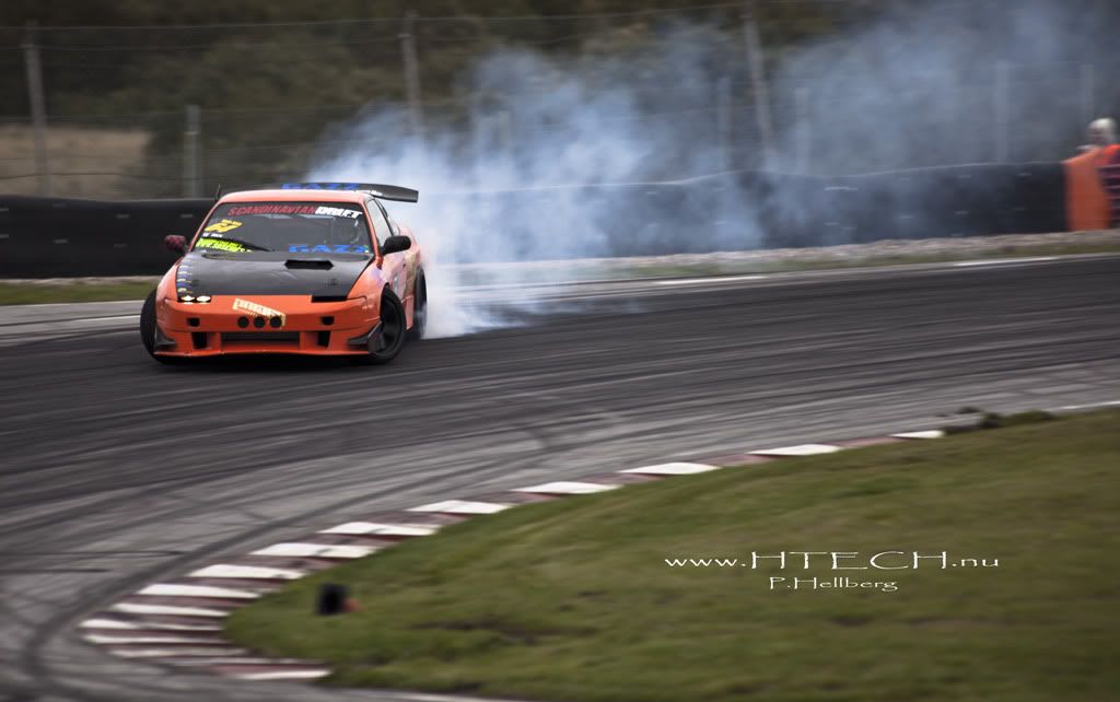 http://i130.photobucket.com/albums/p272/DizAFroG/Scandinavian%20drift%20series/71.jpg