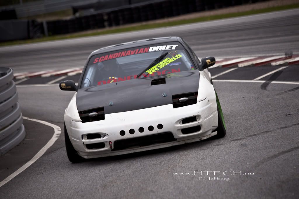 http://i130.photobucket.com/albums/p272/DizAFroG/Scandinavian%20drift%20series/75.jpg