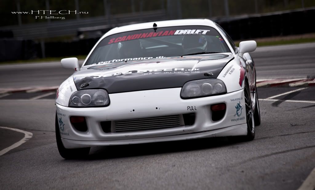 http://i130.photobucket.com/albums/p272/DizAFroG/Scandinavian%20drift%20series/76.jpg