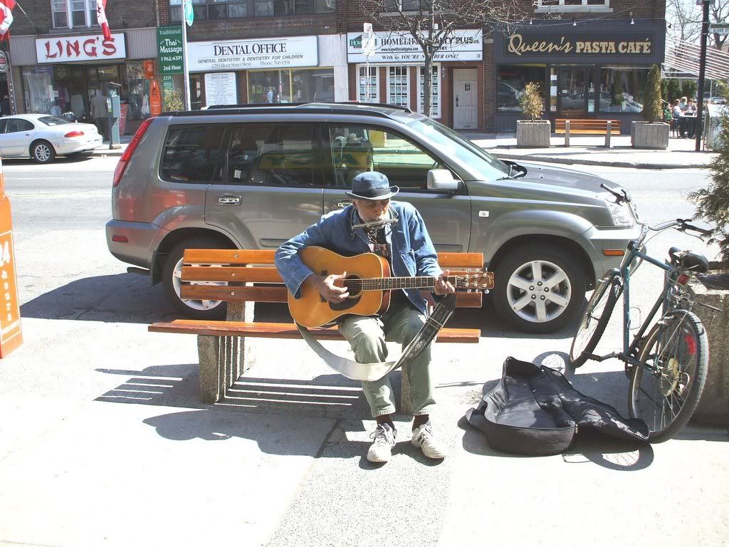 BloorWestVillageApril2807Busker2.jpg