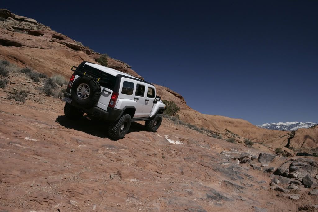 modified-hummer-h3-alpha-on-hell-revenge-at-2008-easter-jeep-safari-in-moab-ut.jpg