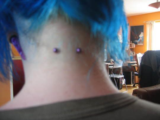 Re: What do you think of my new piercing?? *shocking photos inside*