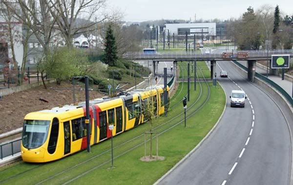 10-tram-train-access.jpg