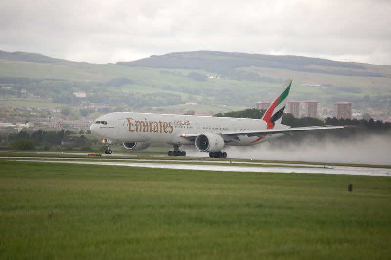 http://i130.photobucket.com/albums/p279/davie_j_p/A6-EBXBOEINGB777EMERITESATGLASGO-1.jpg