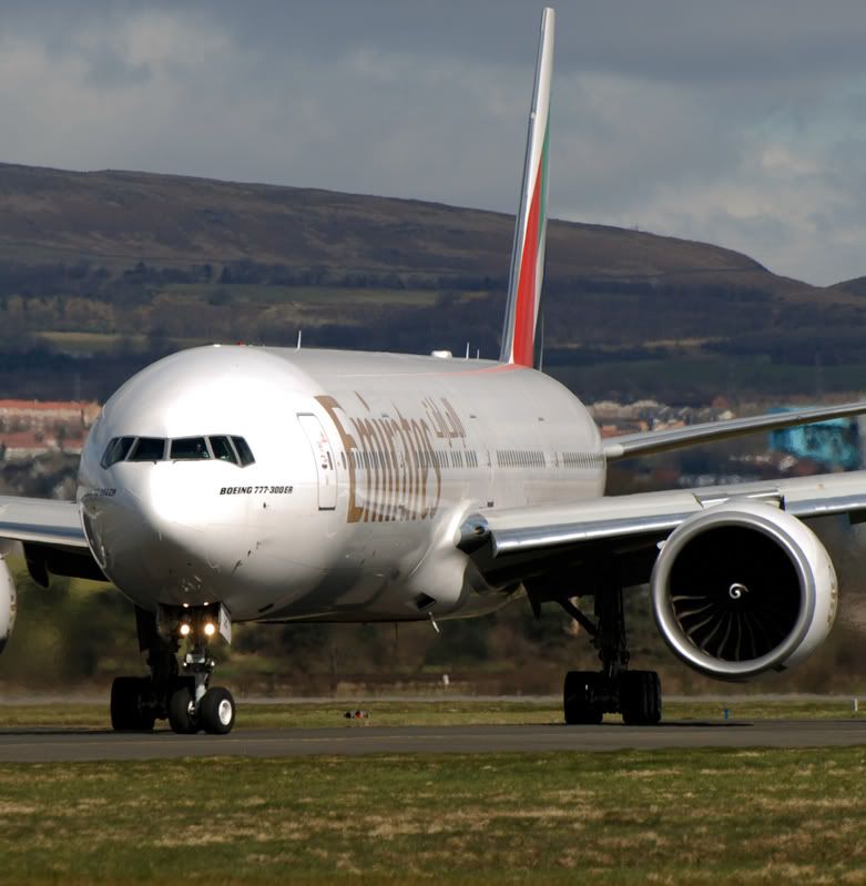 http://i130.photobucket.com/albums/p279/davie_j_p/A6-ECB3BOEING777-300EREMERITESATGLA.jpg