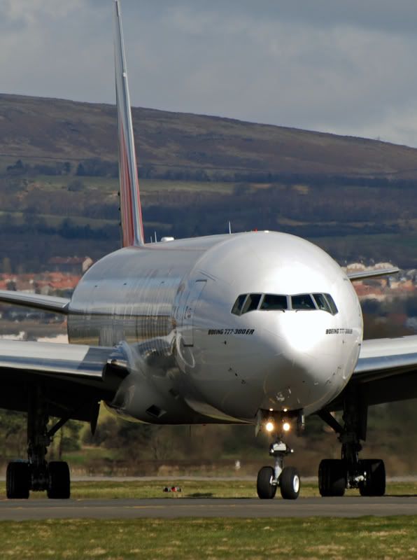 http://i130.photobucket.com/albums/p279/davie_j_p/A6-ECB4BOEING777-300EREMERITESATGLA.jpg