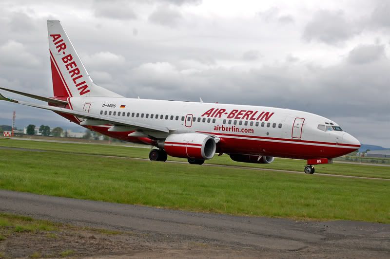 http://i130.photobucket.com/albums/p279/davie_j_p/D-ABBSBOEINGB737AIRBERLINATGLASG-1.jpg