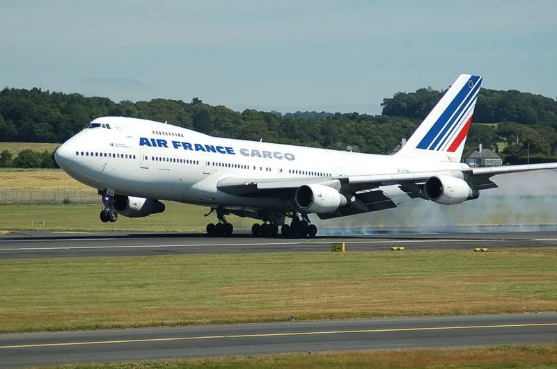 http://i130.photobucket.com/albums/p279/davie_j_p/F-GCBMBOEINGB747AIRFRANCECARGOATPRE.jpg