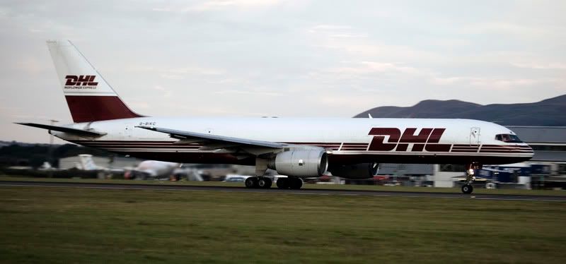 http://i130.photobucket.com/albums/p279/davie_j_p/G-BIKCBOEINGB757DHLAIRCARGOATEDINBU.jpg