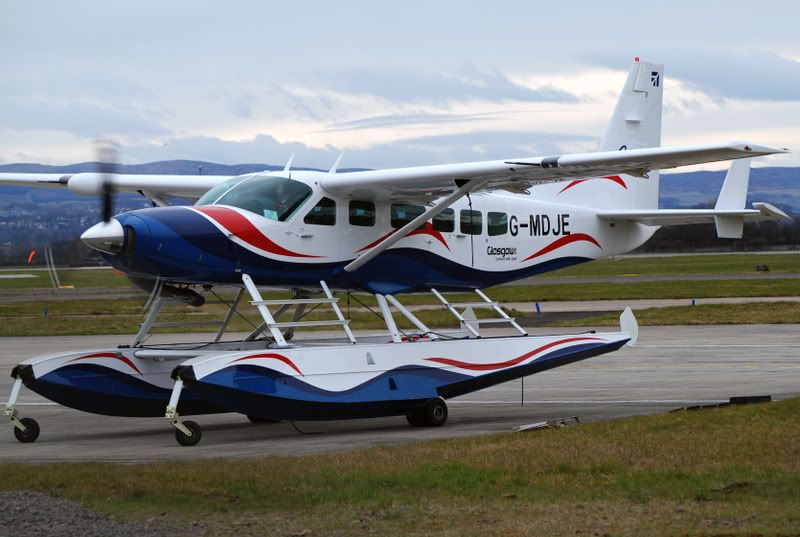 http://i130.photobucket.com/albums/p279/davie_j_p/G-MDJE5CESSNA208CARAVANFLOATPLANELO.jpg