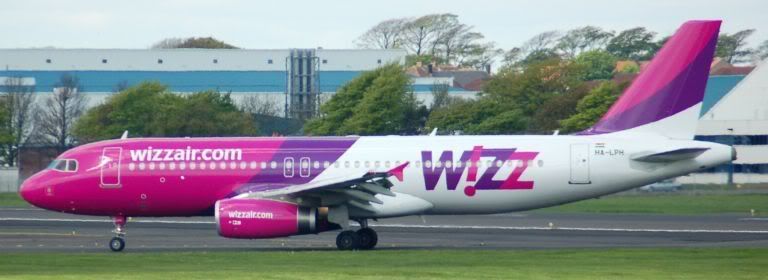 http://i130.photobucket.com/albums/p279/davie_j_p/HA-LPEAIRBUSA320WIZZATPRESTWICKINTE.jpg