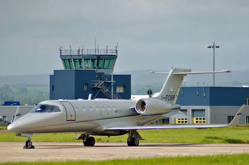 http://i130.photobucket.com/albums/p279/davie_j_p/I-FORRBOMBAARDIERLEARJET45PRIVATEAT.jpg