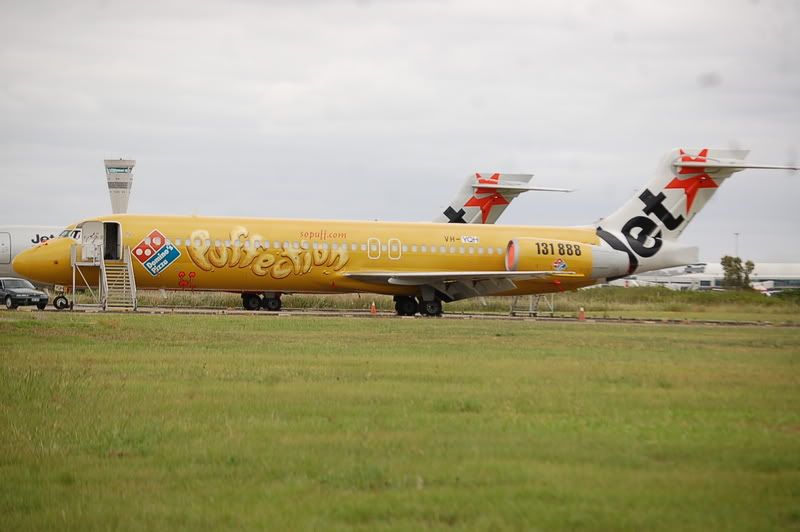 http://i130.photobucket.com/albums/p279/davie_j_p/VH-YQHBOEING717JETSTARATBRISBANEAUS.jpg