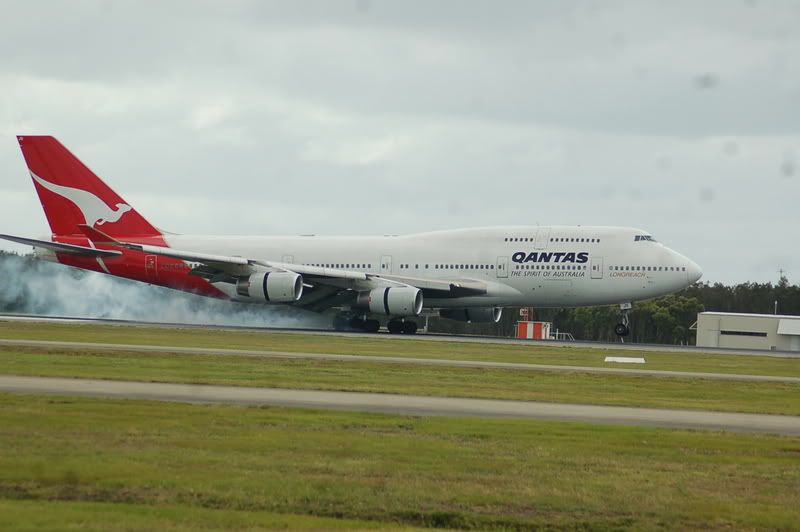 http://i130.photobucket.com/albums/p279/davie_j_p/VH-___BOEING747-400LONGREACHQANT-1.jpg