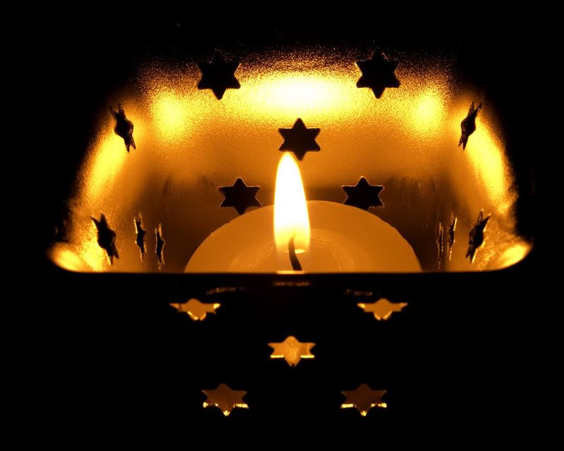 candle_wallpaper_candle_2003.jpg