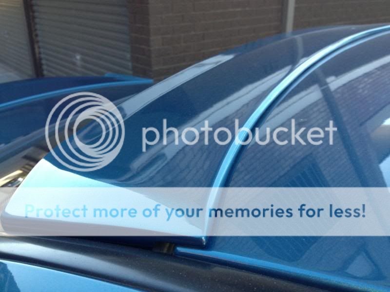 How to attach rear window spoiler Just Commodores